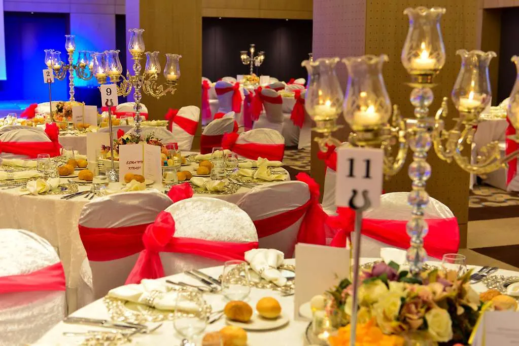 ホテル Golden Tulip Istanbul Bayrampasa