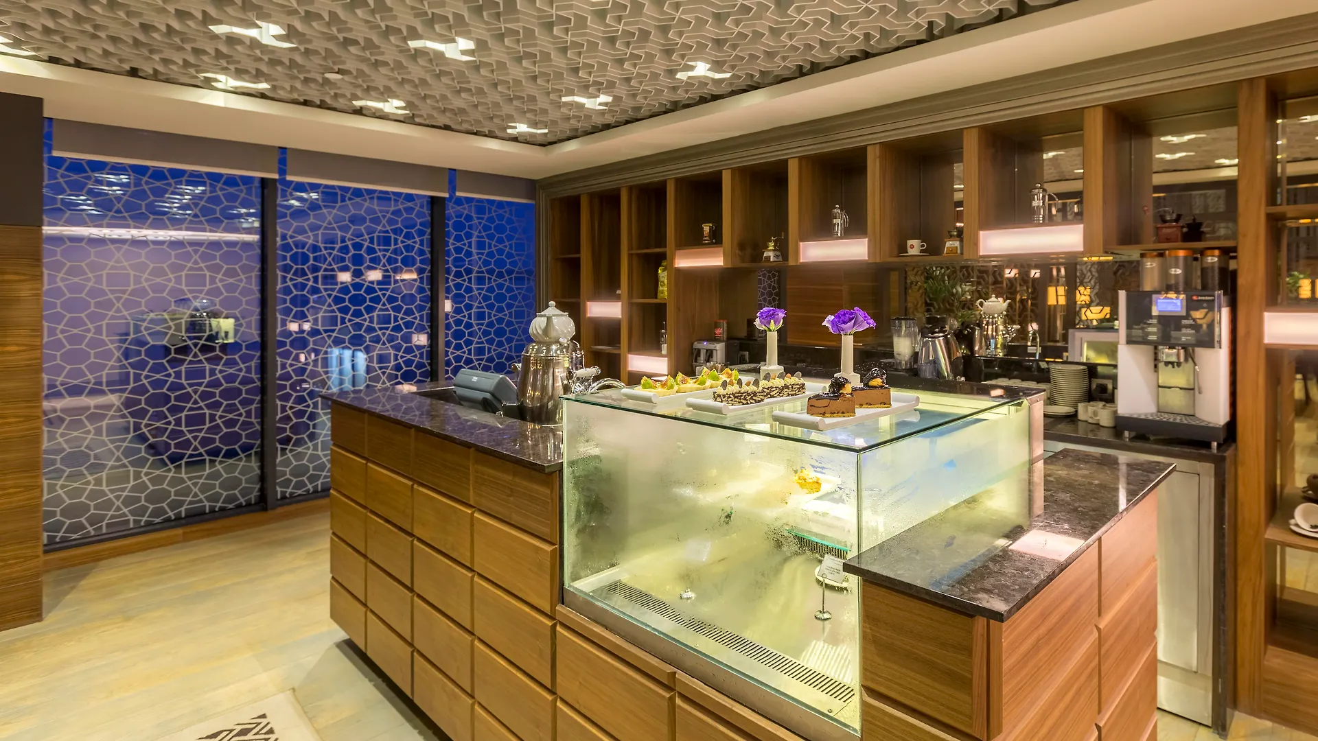 Golden Tulip Istanbul Bayrampasa Hotel 5*,