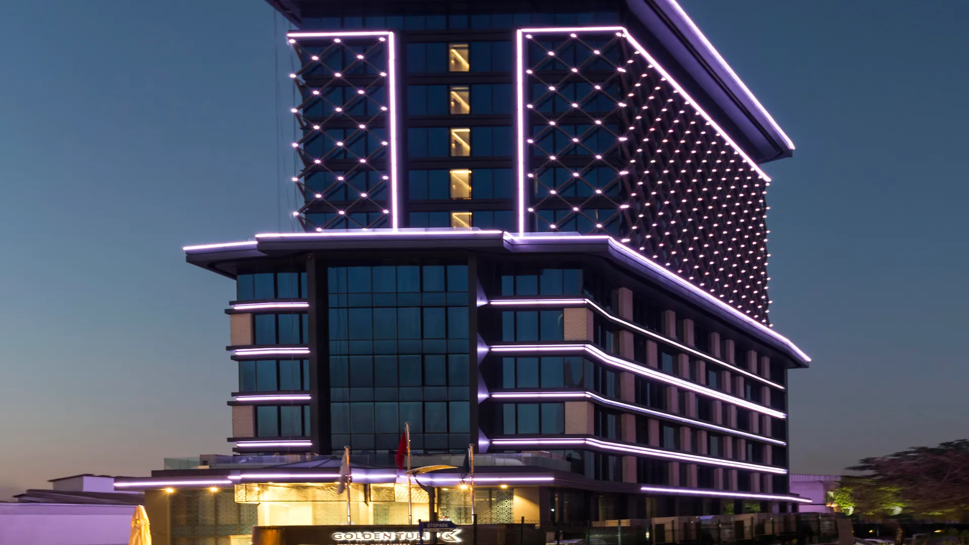 Golden Tulip Istanbul Bayrampasa contacts