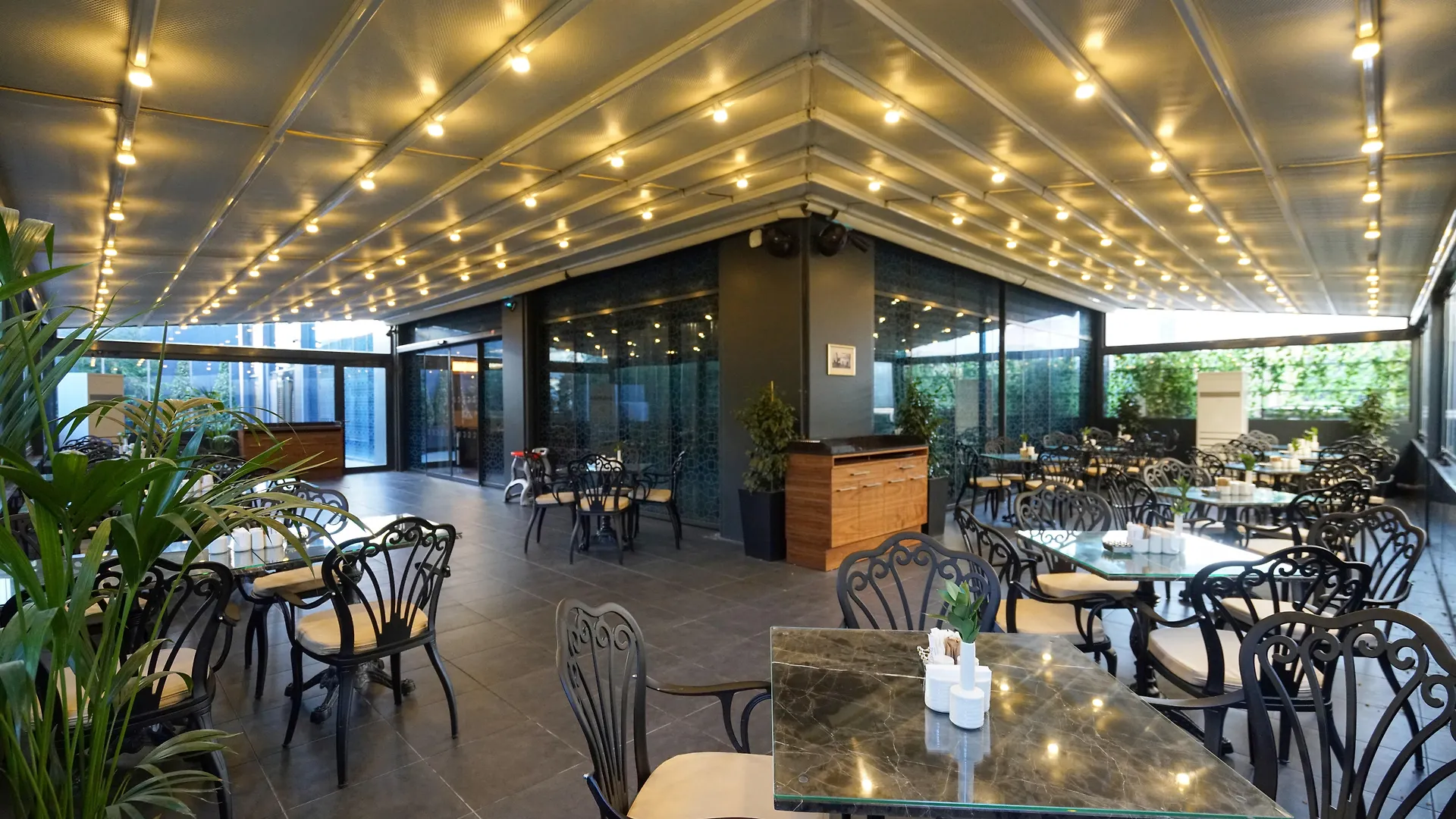 Golden Tulip Istanbul Bayrampasa Hotel 5*,