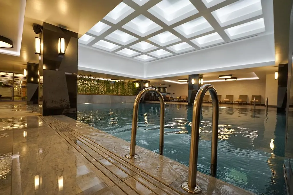 Golden Tulip Istanbul Bayrampasa Hotel 5*,
